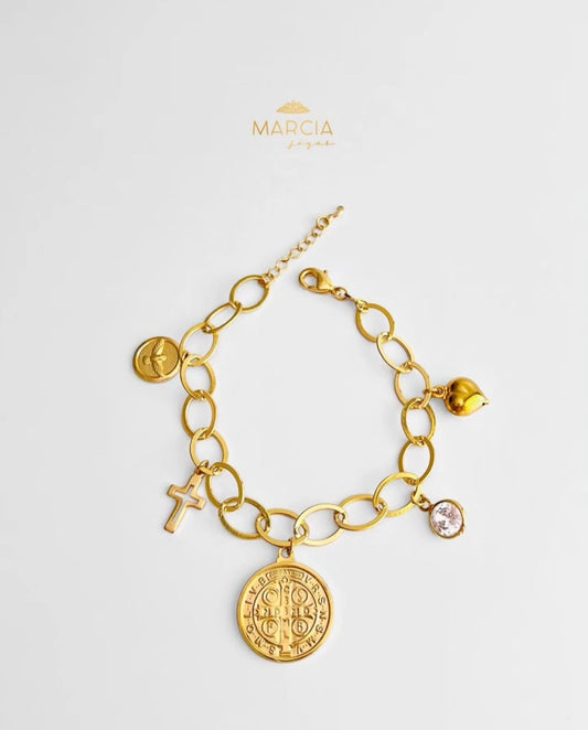 Pulsera Dorada con Dijes