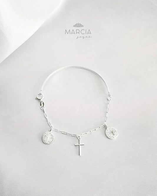 Pulsera Plateada con Dijes